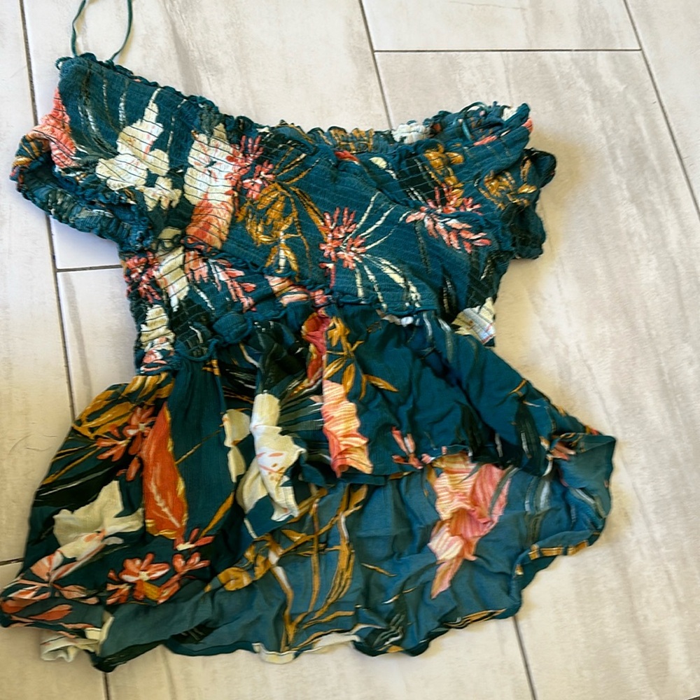 Green floral top